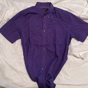 Van Heusen Men's Buttondown Shirt, size M
